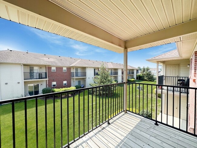 Building Photo - Adrian College Less than 2 miles away*********** Sand Creek 1 Bedroom*************Rent $999/month