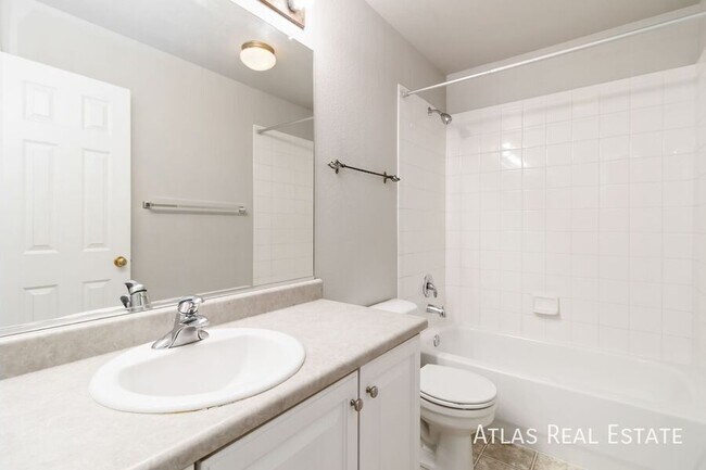 Building Photo - 15452 E 7th Ave