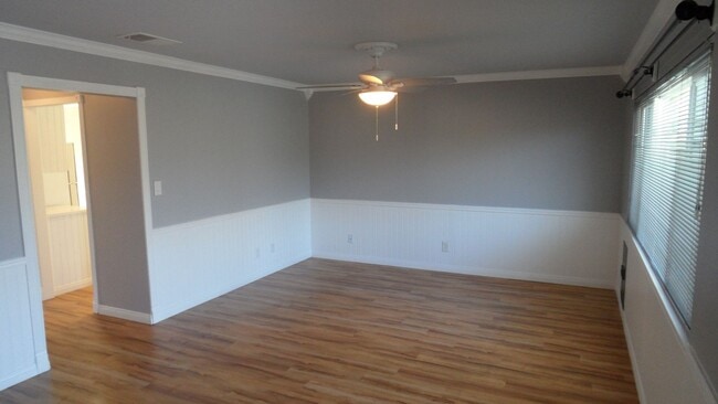 Building Photo - Nicely Updated 1 Bedroom 1 Bathroom, Coco ...