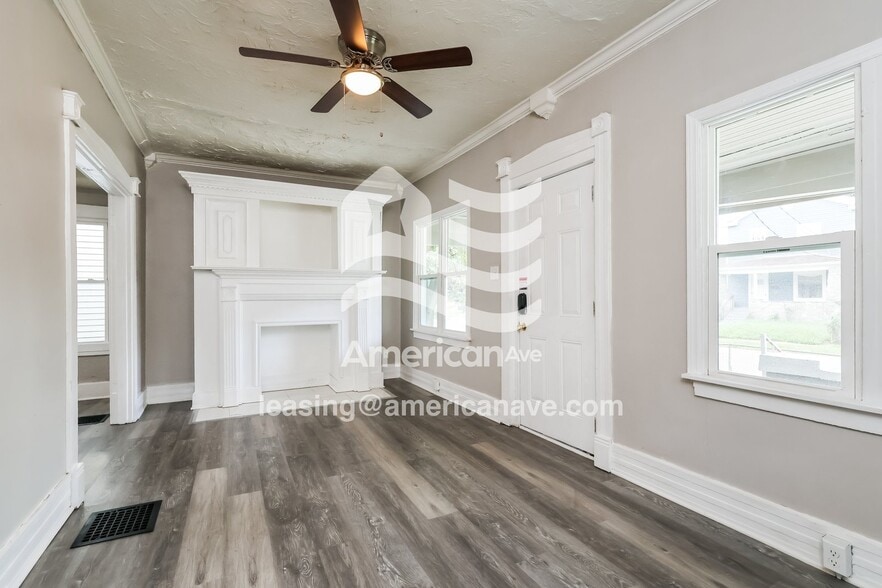 Building Photo - 2123 W Lee St