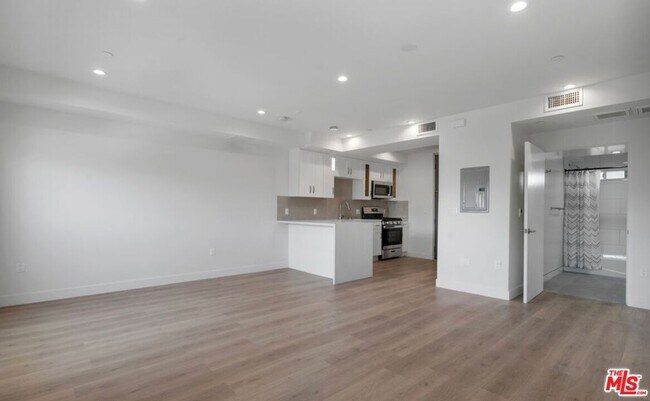 Building Photo - 2336 Westwood Blvd