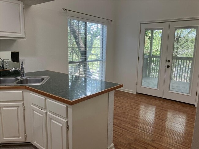 Building Photo - 3809 Spicewood Springs Rd