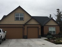 Building Photo - 3 Bedroom 2 Bath Home in NW Redmond Furniture NOT Included. - PENDING APPLICATION