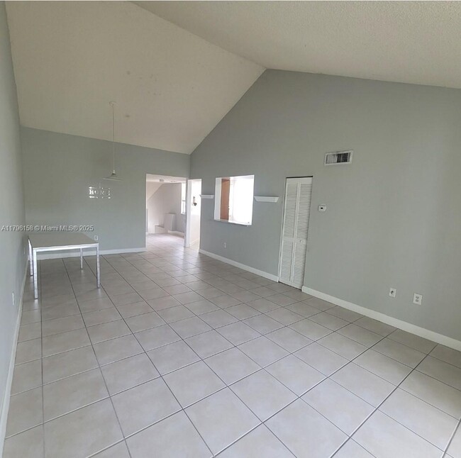 Building Photo - 4850 NW 97th Pl