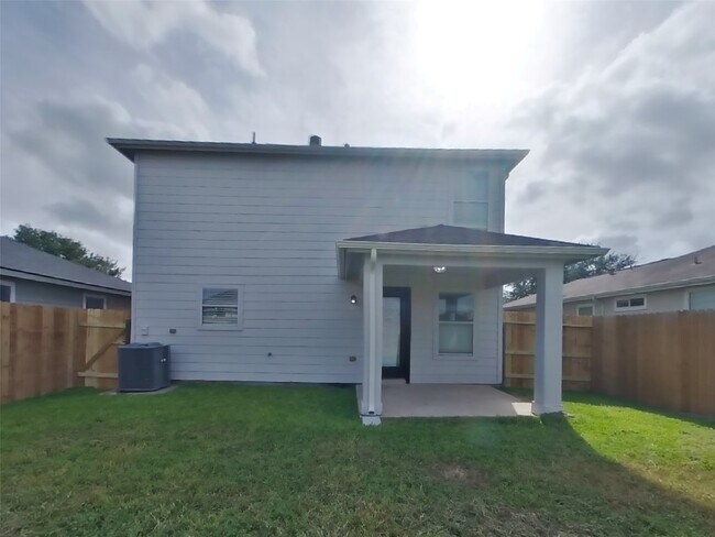 Building Photo - 20603 Fair Castle Dr