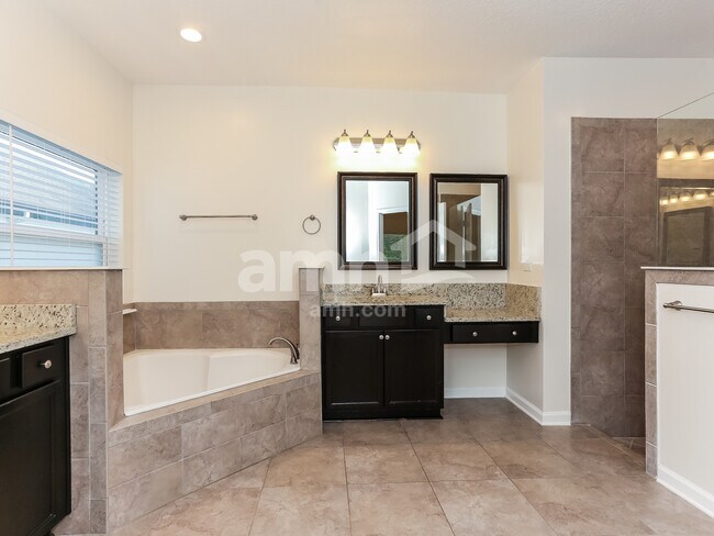 Building Photo - 85036 Furtherview Ct