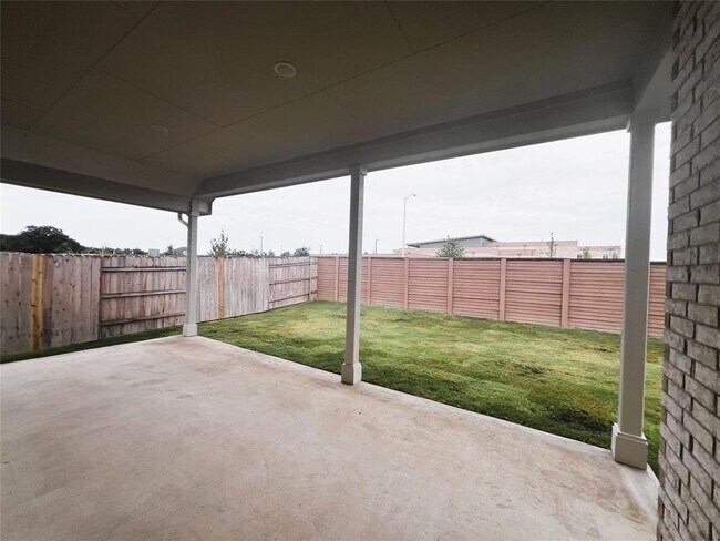 Building Photo - 247 Du Bois Ln