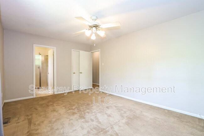 Building Photo - 44 Red Oak Dr
