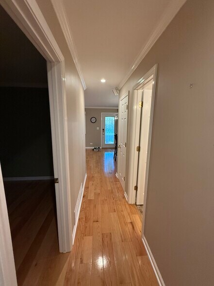 Building Photo - 522 Lilac Ct