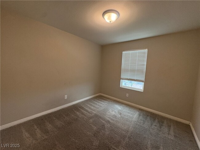 Building Photo - 5376 Lazy Breeze Ave