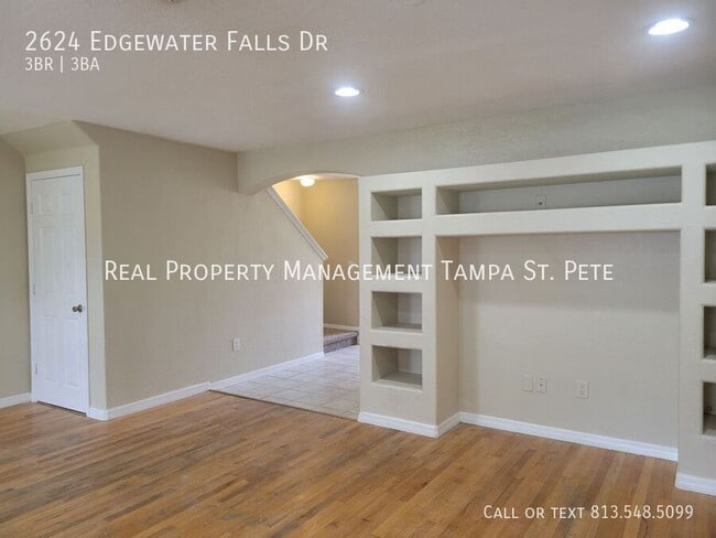 Building Photo - 2624 Edgewater Falls Dr