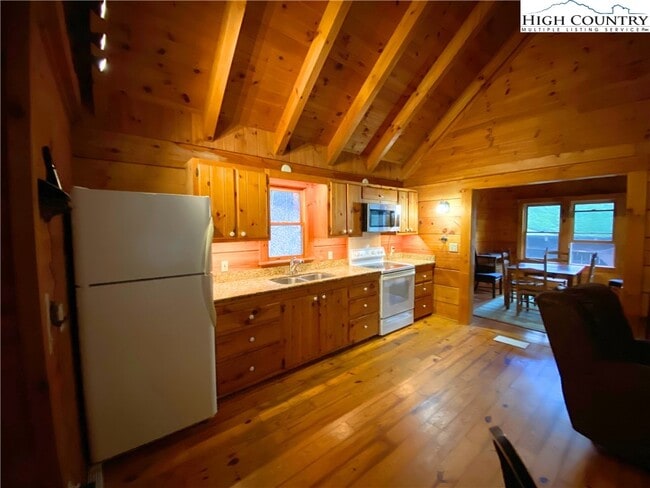 Building Photo - 329 Ballou Mills Rd