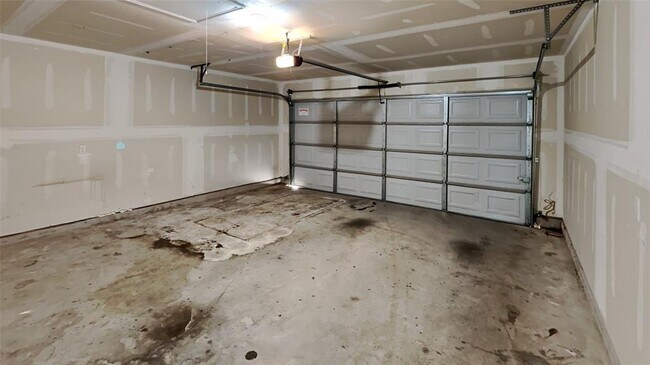 Building Photo - 13121 Bridgewater Ct
