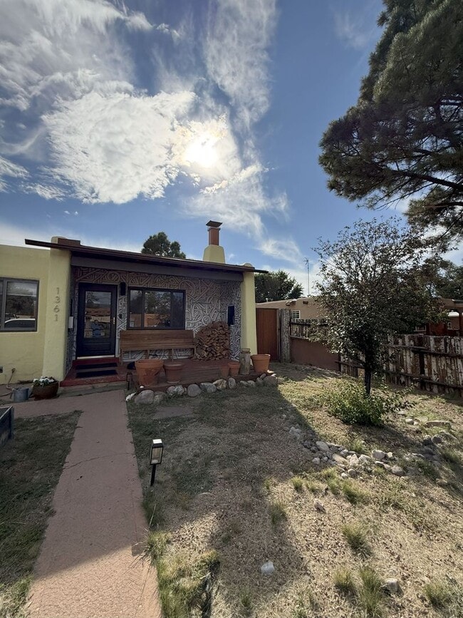 Building Photo - 1361 Santa Rosa Dr