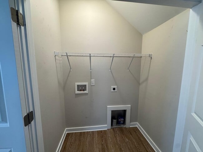 Building Photo - 1905 Grayson St