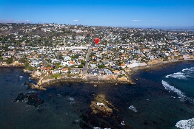Primary Photo - 2 Br in a Beautiful Bird Rock Location wit...