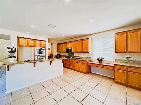 Building Photo - 17231 Greentree Dr