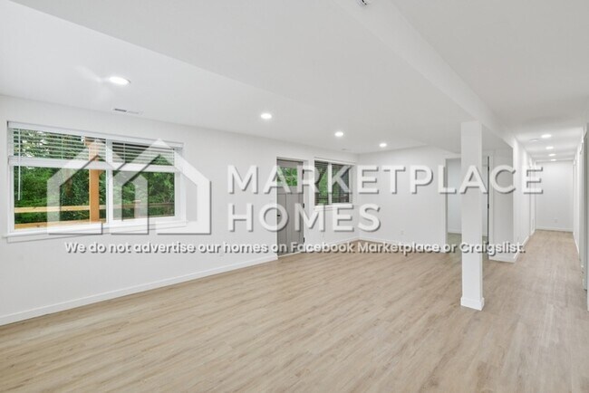 Building Photo - 2032 N Castle Way
