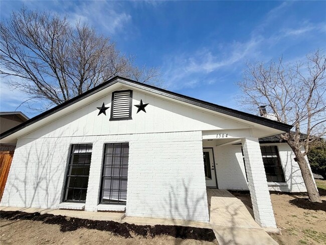 Building Photo - 1504 Parkview Ln