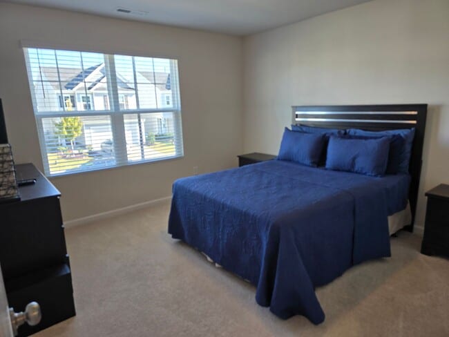 Building Photo - Impeccable 2020-Built 3-Bed, 2.5-Bath Home on Rare Quarter-Acre Lot – Prime Location!