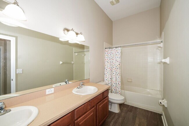 Building Photo - 3752 Olde Lanark Dr