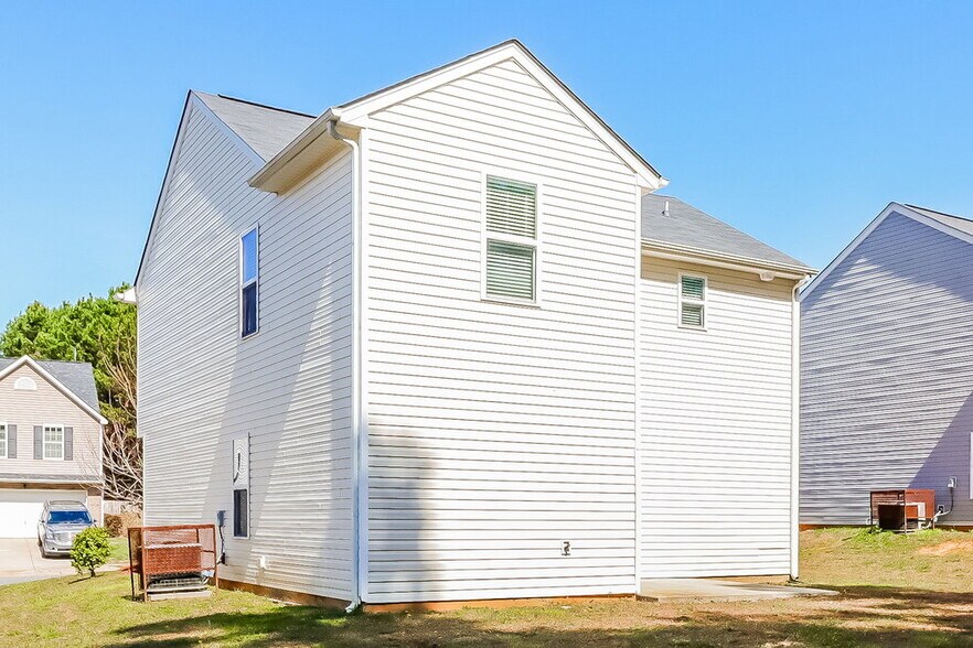 Building Photo - 7413 Hidden Creek Dr