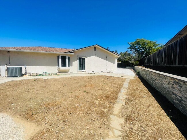 Building Photo - 1150 Stafford Dr