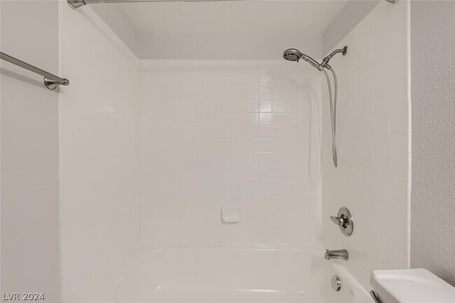 Building Photo - 1109 N Buffalo Dr