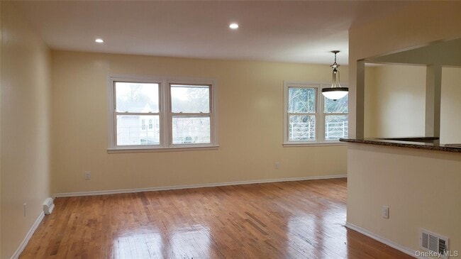 Building Photo - 15-39-39 208th St