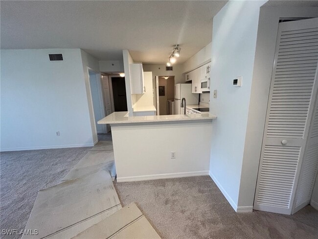 Building Photo - 8950 Colonnades Ct E