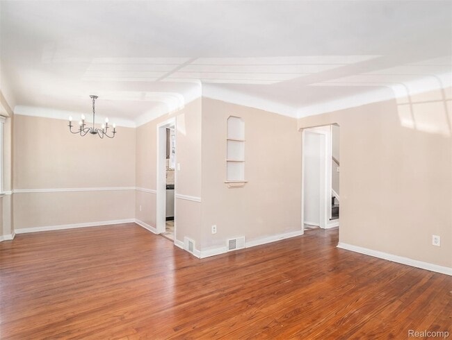 Building Photo - 633 N Dorchester Ave