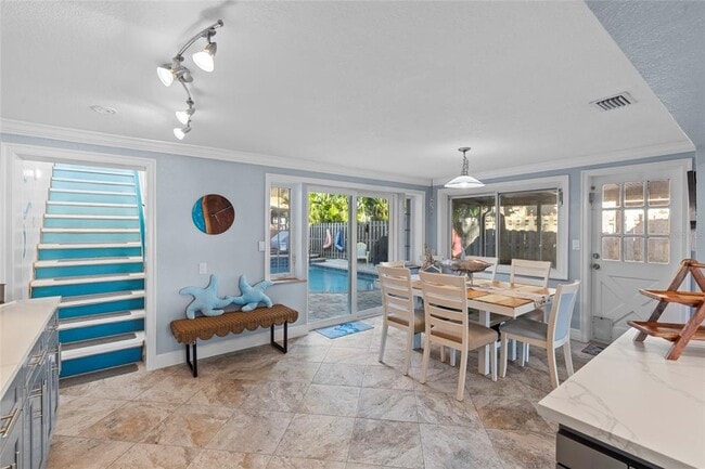 Building Photo - 284 44th Ave