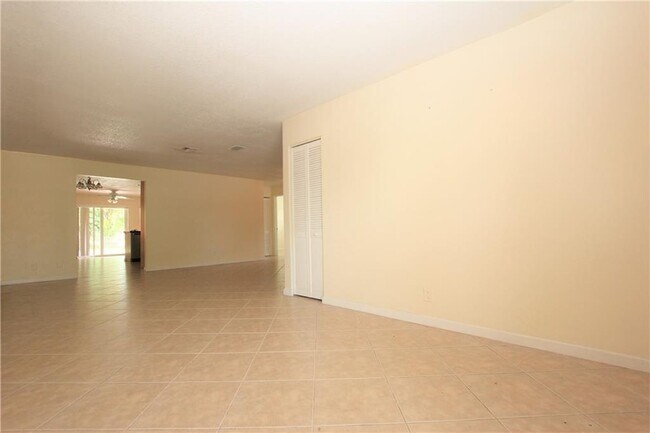 Building Photo - 4261 NW 110th Ave