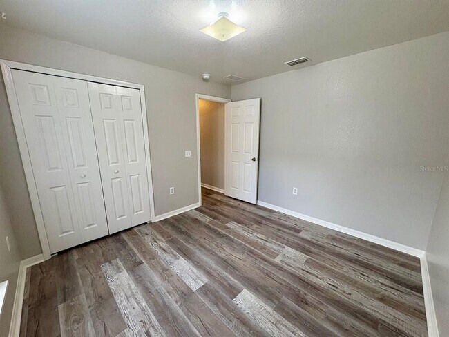 Building Photo - 609 Tamarin Ln
