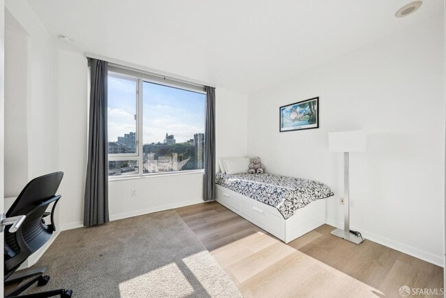 Building Photo - 501 Beale St