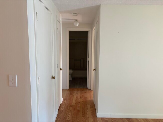 Building Photo - 1007 White Cedar Blvd