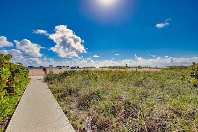 Building Photo - 2800 N Ocean Dr