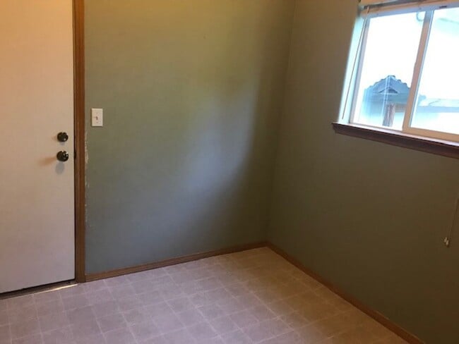 Building Photo - COMING SOON !! Two Story Home By Old Sundance Golf Course