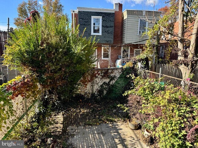 Building Photo - 6308 N Lambert St