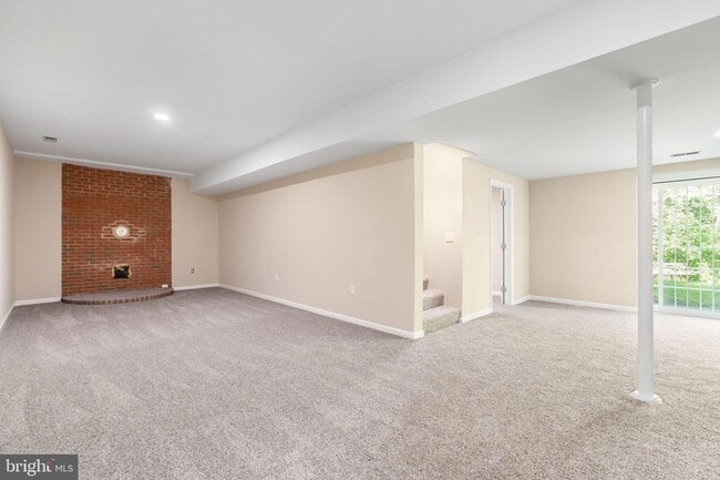 Building Photo - 6027 Cathedral Rd