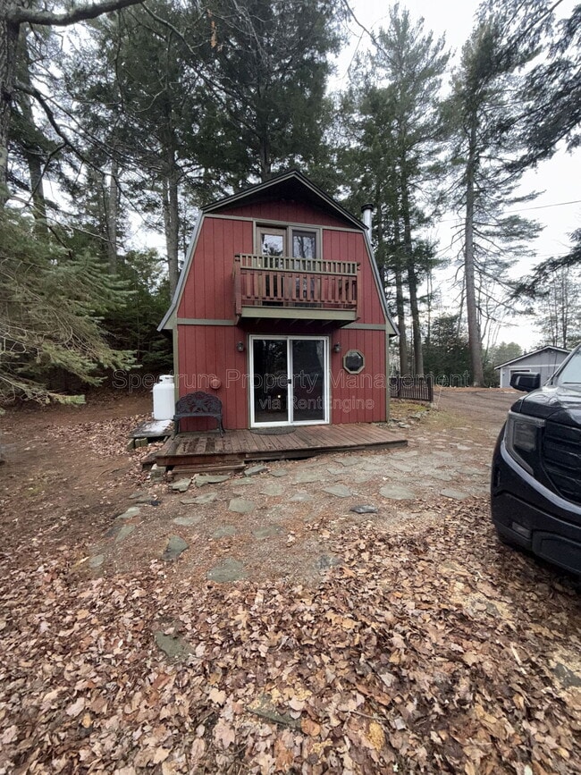 Primary Photo - 115 Pinewoods Trail