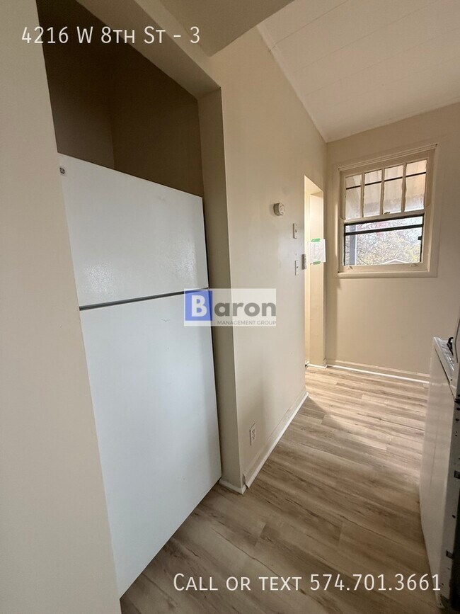 Building Photo - 4216 W 8th St