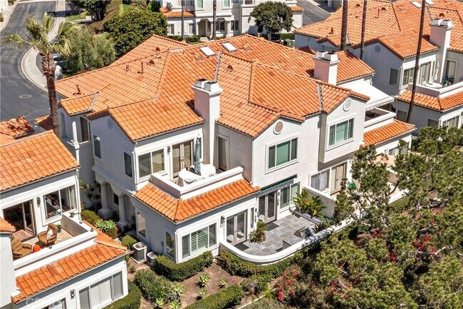 Building Photo - 82 Tennis Villas Dr