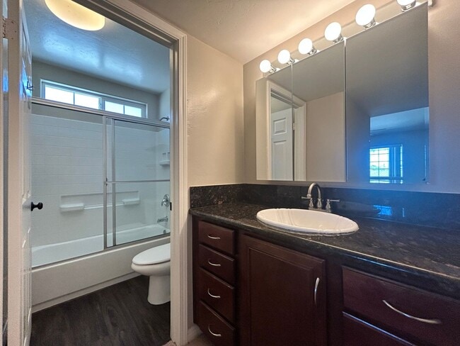 Building Photo - Beautiful 2BD/2BA W/ A/C and Reserved Parking in Normal Heights!