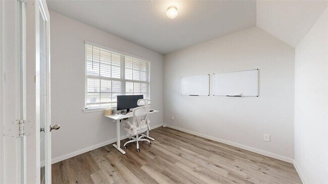 Building Photo - 963 Harper Ln
