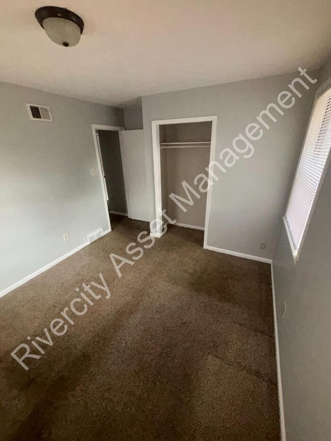 Building Photo - This Beautiful 4-Bed 2-Full Bath Home is Ready for Move In!!!! SECTION 8 WELCOMED