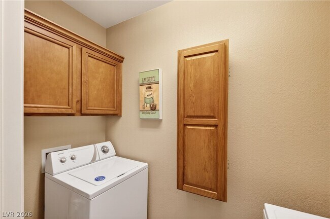 Building Photo - 62 E Serene Ave