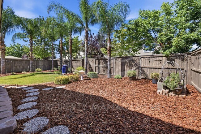 Building Photo - 2127 Ranch View Dr