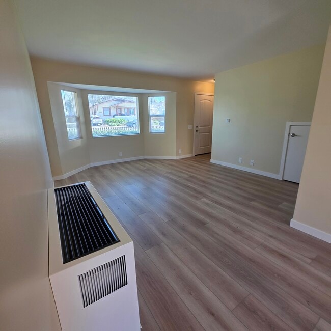 Building Photo - 2179 Beebee St