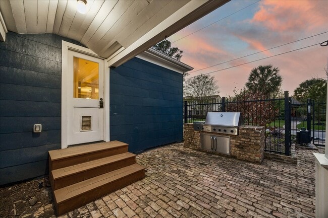 Building Photo - 6036 Feagan St